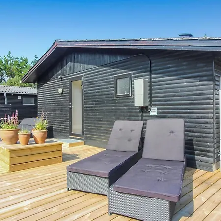 Druscilla - 650m From The Sea By Interhome